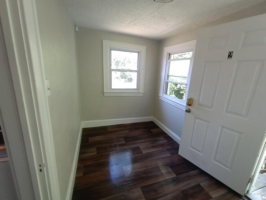Foto principal - 117 Oak Park Dr