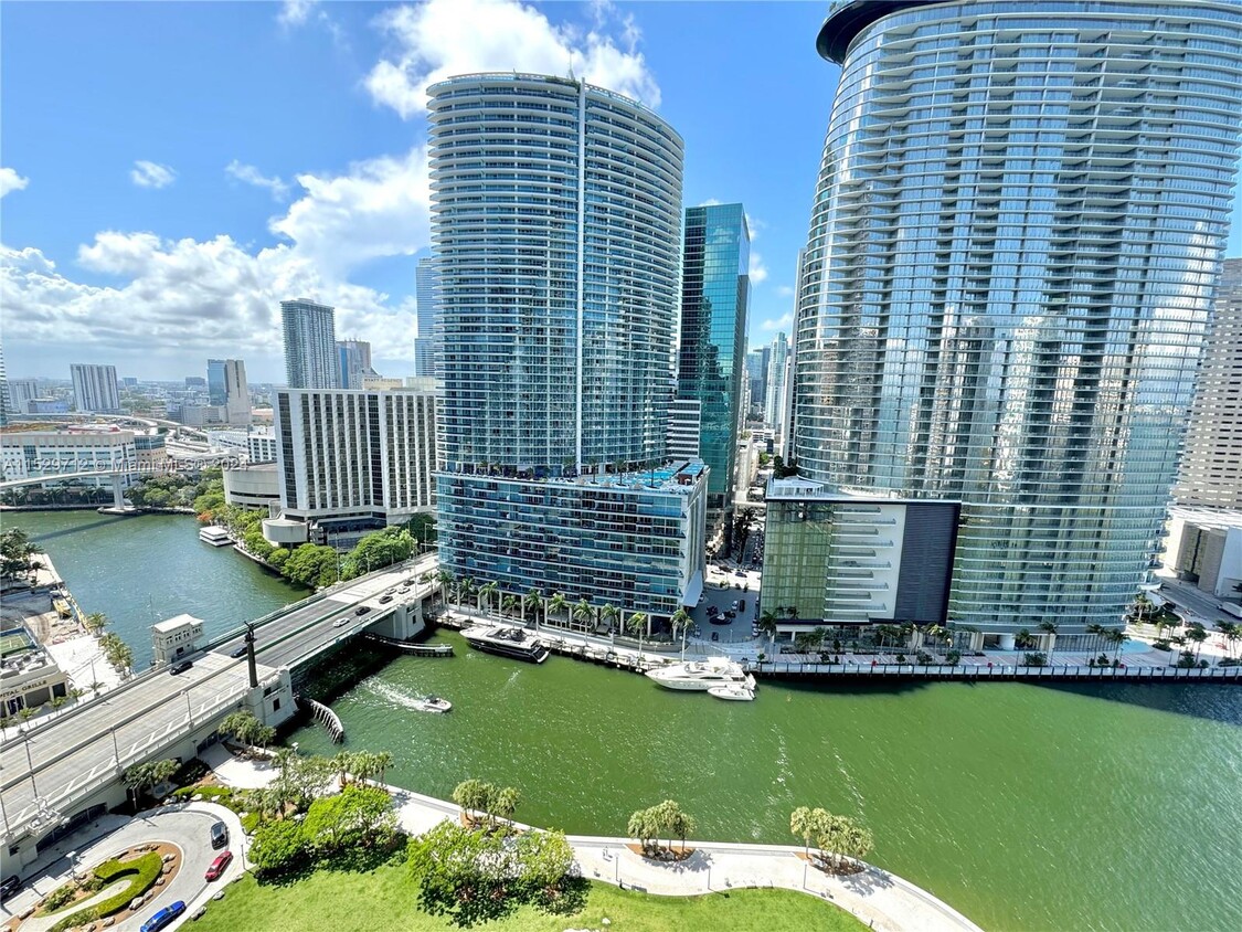 Primary Photo - 475 Brickell Ave