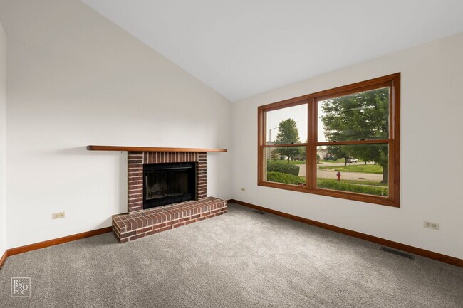 Foto del edificio - 1409 Gilray Dr