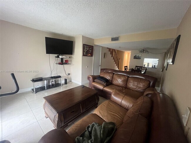 Foto del edificio - 4600 SW 67th Ave