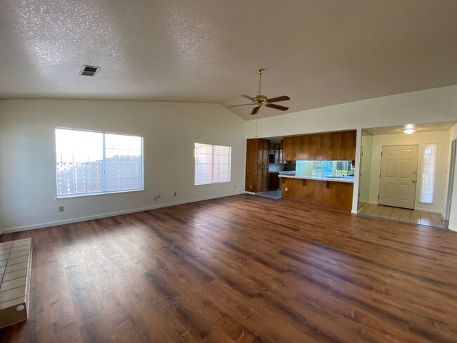 Foto del edificio - REDUCED!!  3 Bedroom 2 Bath with POOL!