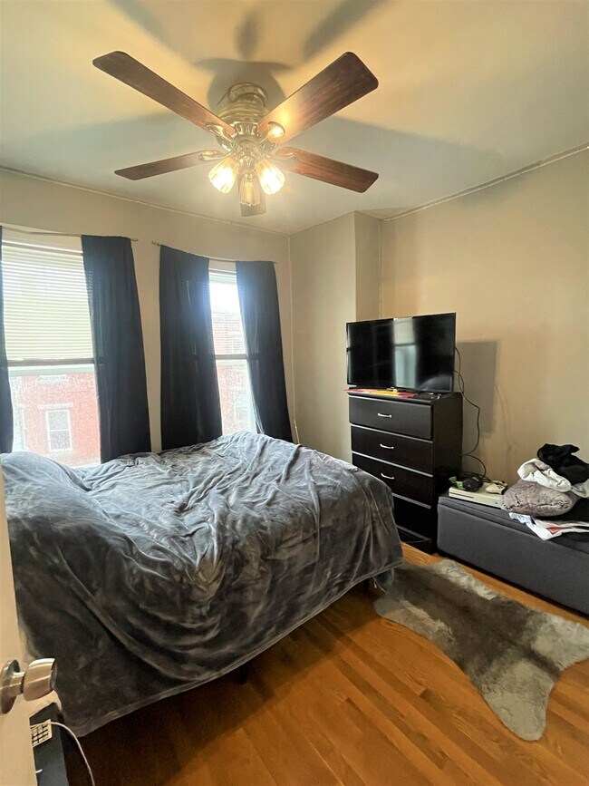 Foto del edificio - 84 Savin Hill Ave