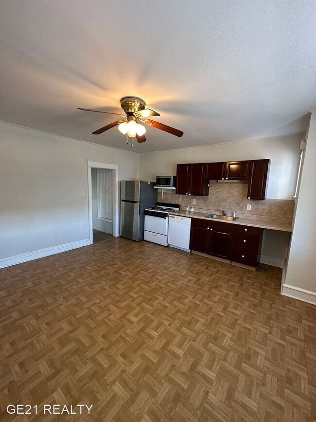 Building Photo - 2 br, 1.5 bath House - 4237 Cottman Ave