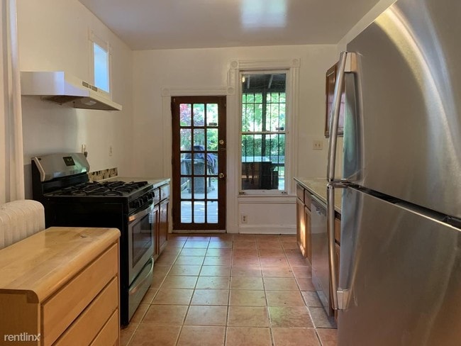 Building Photo - 5 br, 2 bath House - 1253 Newton St NE