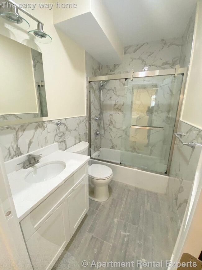 Building Photo - 32 Putnam Ave