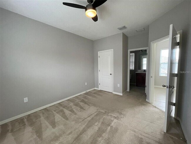 Foto del edificio - 6413 Flat Lemon Dr