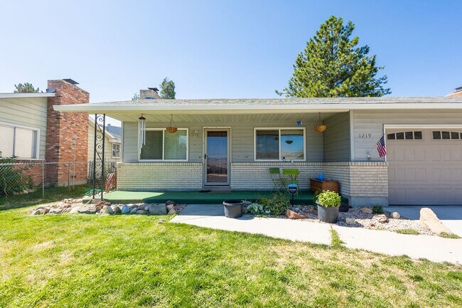 Foto del edificio - Central Single Family Home