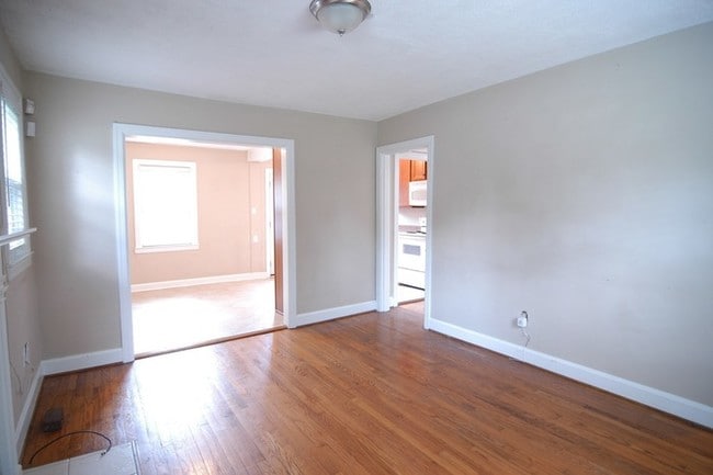 Building Photo - 2946 Primrose Cir