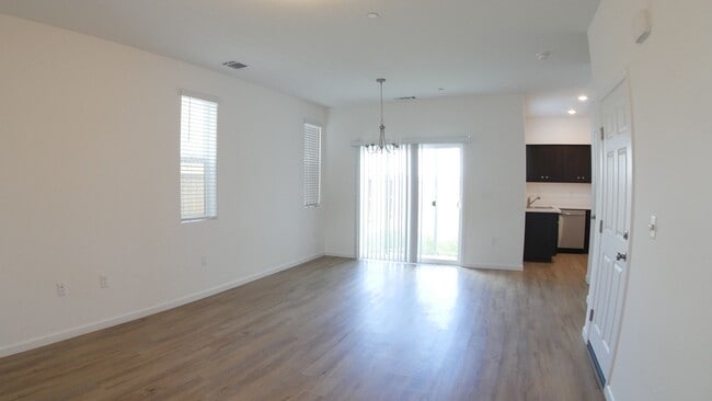 Building Photo - 1012 Buena Vis Ln