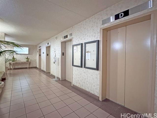 Building Photo - 411 Hobron Ln