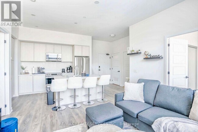 Building Photo - 415 Sea Ray Ave