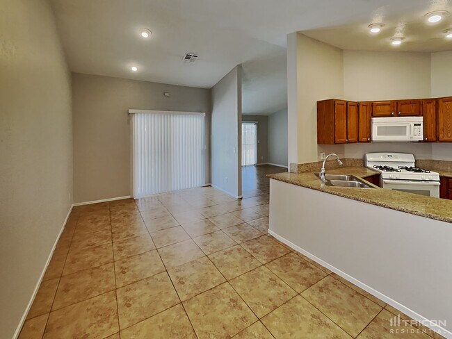 Foto del edificio - 1648 Trish Ln