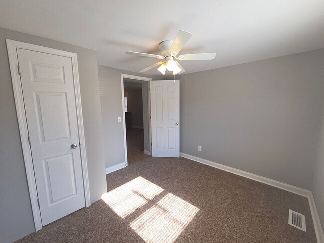 Building Photo - Single Family House with finished basement, garage, and backyard!