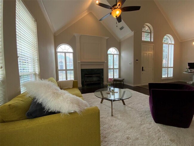 Foto del edificio - 6213 Park Meadow Ln