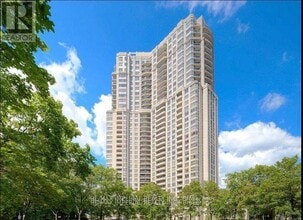 Building Photo - 35 Kingsbridge Garden Cir