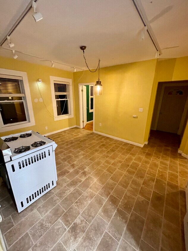 230 Fairmont Ave Unit 3, Worcester, MA 01604 Condo for Rent in