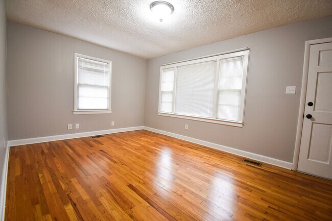 Foto del edificio - Available Now! 3 Bedroom 1.5 Bathroom- no ...