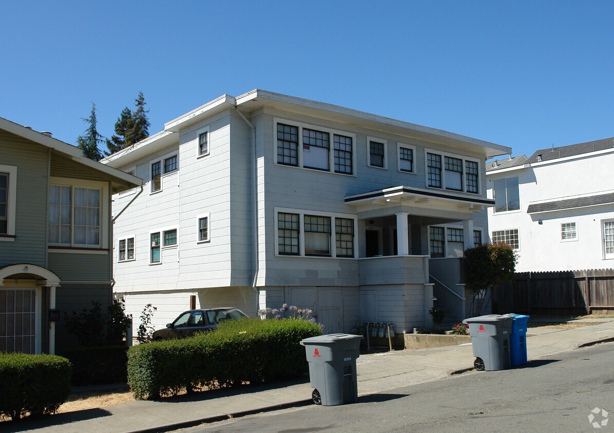 Building Photo - 1001-1011 Virginia St