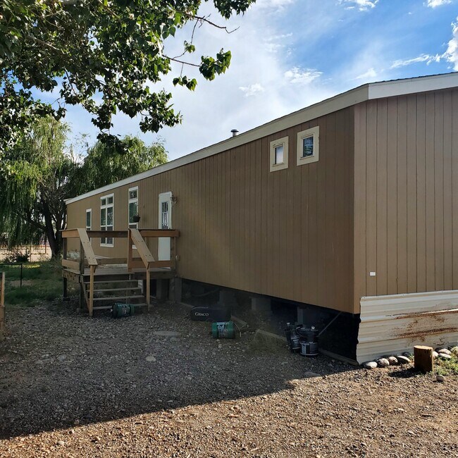 Building Photo - 2479 Robin Ave