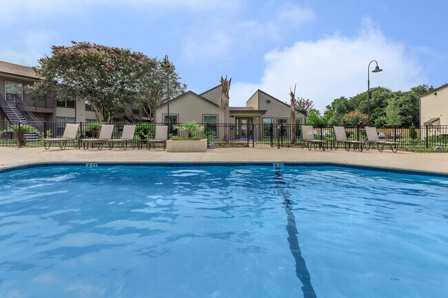 Foto del edificio - Willow Creek Apartment Homes