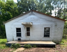 Building Photo - 104 Middle St