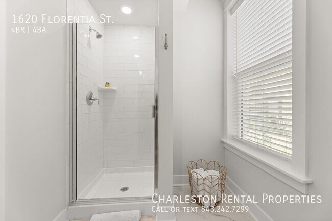 Foto del edificio - 1620 Florentia St