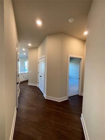 Building Photo - 111 Town Pl