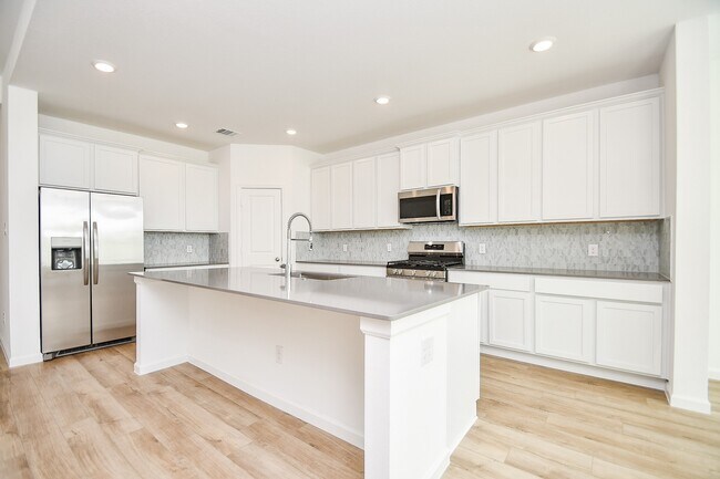 Building Photo - 5624 Frst Cv Dr