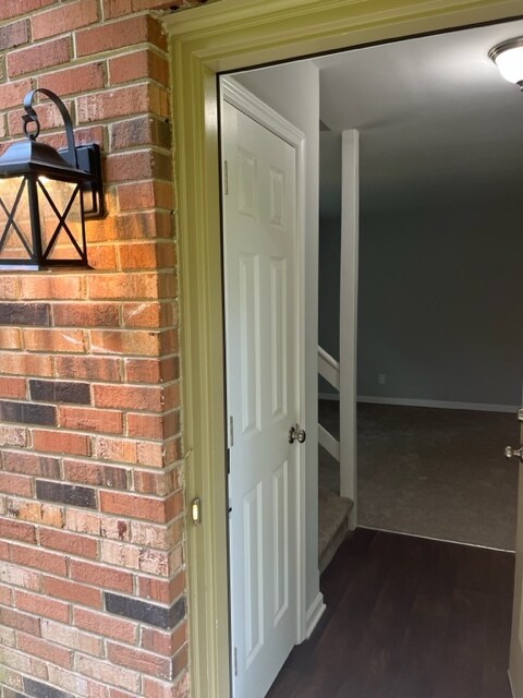 Foto del edificio - 128 Rainbow Ct