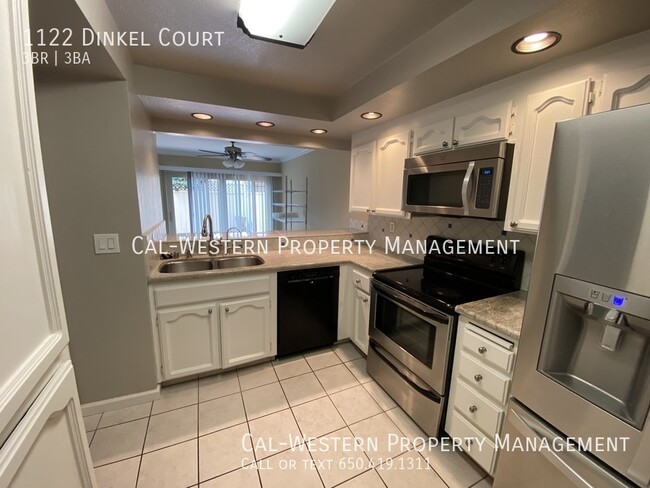Building Photo - Beautiful Townhome in Cambrian available now