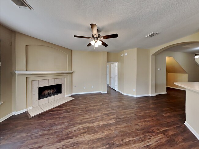 Building Photo - 15742 Flagstone Walk Way