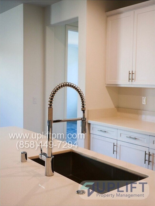 Foto del edificio - 2412 Medley Ln
