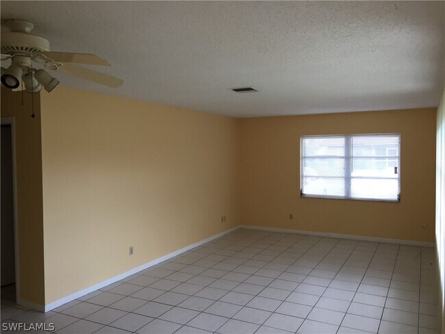 Building Photo - 4824 Lucaya Dr