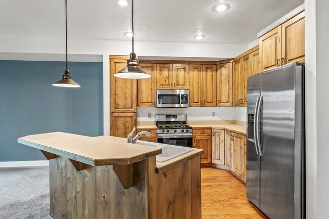 Building Photo - 25 Trailside Ct