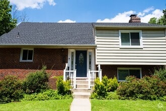 Building Photo - 10000 Kinross Ave