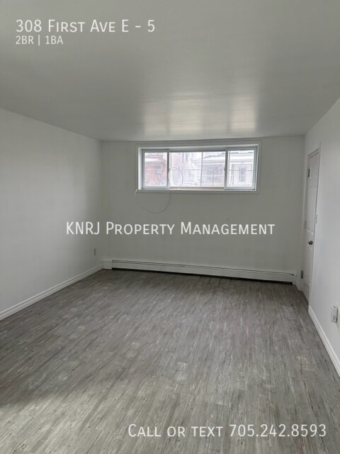 Photo du bâtiment - Two Bedroom Basement Apartment