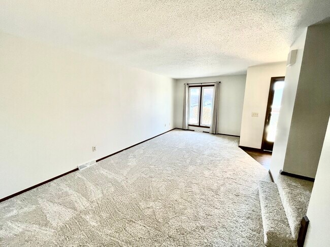 Foto del edificio - 11055 Riverbend Ct E