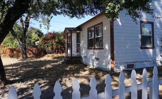 Primary Photo - Holly Heights Village
