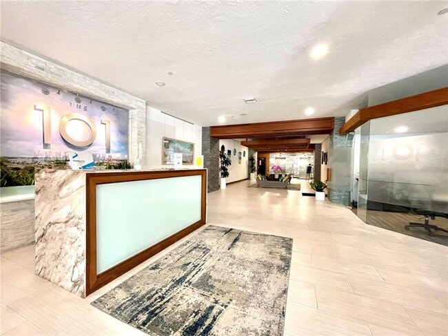 Building Photo - DOWNTOWN 15th FLOOR CONDO! 2 BEDROOM CONDO ! UPDATED! CITY VIEWS!