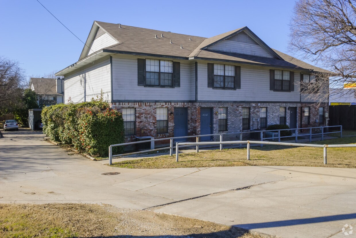 Foto principal - 2800-2814 Country Club Rd