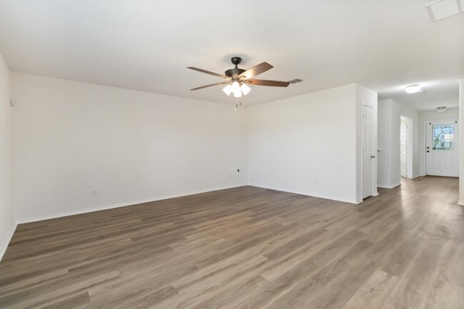 Building Photo - 8647 Silver Willow