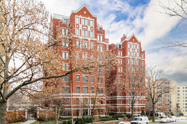 4601 Connecticut Ave NW - The Saratoga Apartments