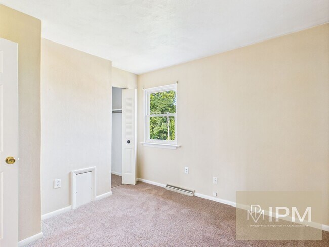 Building Photo - Bright & Inviting 2BR Townhome in Dallastown Schools!