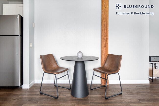 Foto del edificio - 1220 Adams St