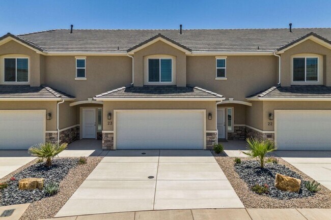 Building Photo - New 3 Bedroom 2.5 Bathroom Townhome