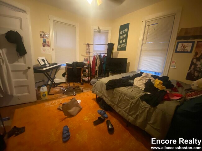 Building Photo - 36 Cherokee St