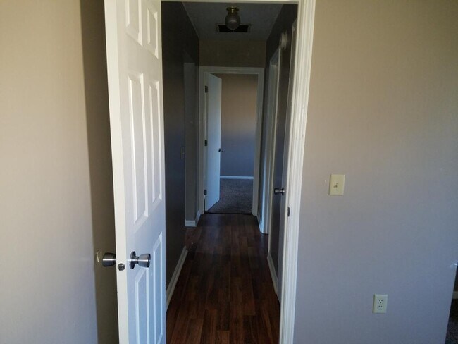 Foto del edificio - 731 Villa Park Ct