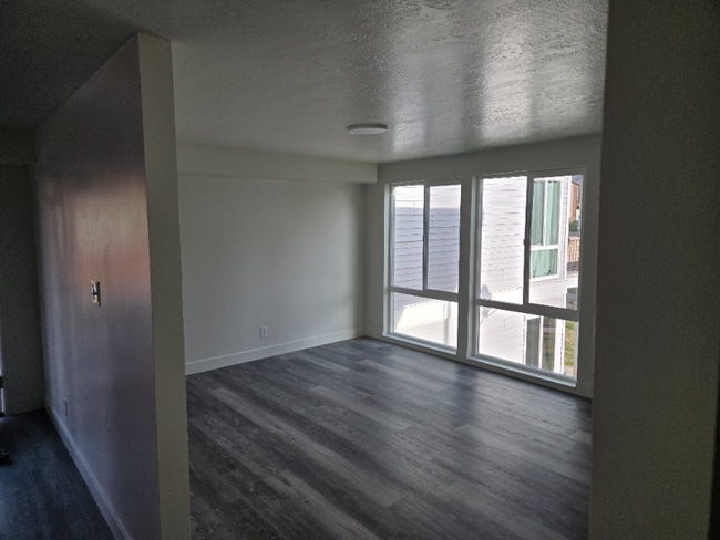 Building Photo - 954 9th St