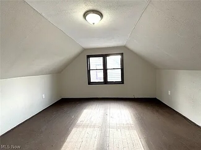 Foto del edificio - 3-Bedroom Colonial in Cleveland