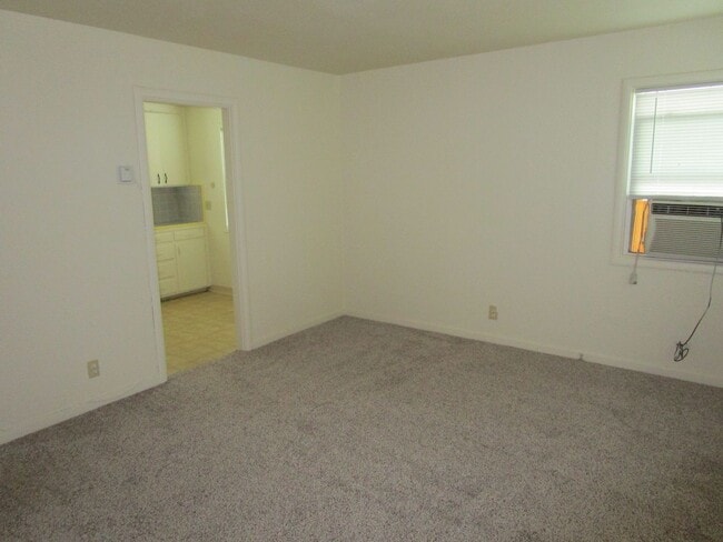 Building Photo - 319a